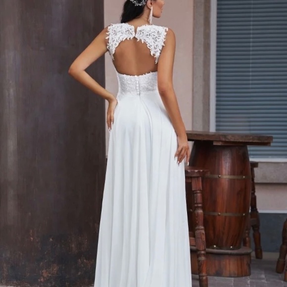 Wedding Dress - Picture 3 of 4